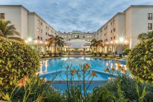 Bazén v ubytování Hotel Vip Grand Maputo nebo v jeho okolí