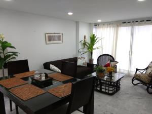 Χώρος καθιστικού στο Caribbean Apartments