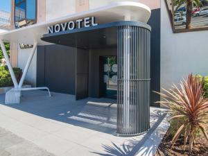 a no motel sign in front of a building at Novotel Nice Centre Vieux Nice in Nice
