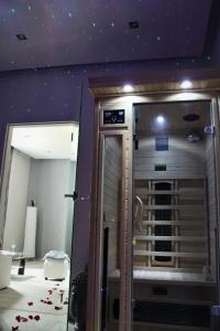 a room with a room with a room with a room at Apartmán Elarys in Nezdenice