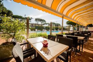 Bazén v ubytování Park Hotel Perù ***S nebo v jeho okolí