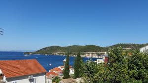 a view of a city and a body of water at Hilly house - Vis in Vis