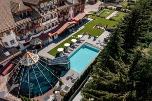 Piscina a Renè Dolomites Boutique Hotel - Adults Preferred o a prop