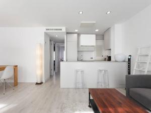 Apartamento Orion, Castelldefels, Spain - Booking.com