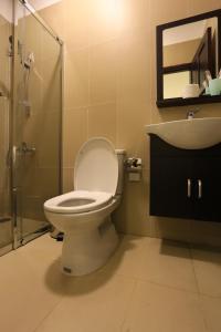 Phòng tắm tại Xuan Cuong Hotel