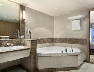 Koupelna v ubytování Makkah Hotel
