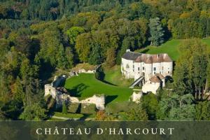 an aerial view of a house on a hill at Clos de Gauville in Brétigny
