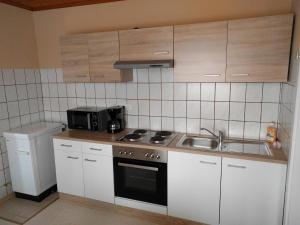 A kitchen or kitchenette at Zantnhof
