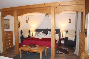 Postel nebo postele na pokoji v ubytování Hotel Schlosswirt