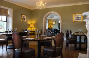 Posezení v ubytování An Chúirt Hotel, Gweedore, Donegal