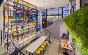 A restaurant or other place to eat at Hospedium Hotel Cañitas Maite Gastronómico