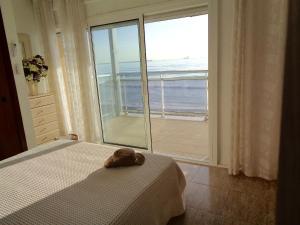 Posteľ alebo postele v izbe v ubytovaní Pineda Beach PORT AVENTURA