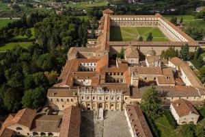 an aerial view of a large building with turrets at A casa di Nonna Peppina a Caggiano in Caggiano