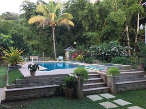Piscina a Cottage o a prop 24 fotos més