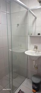 a bathroom with a shower and a sink at Edícula. Ent.independente in Sorocaba +14 photos