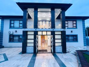 a house with a hallway leading to the front door at Kumnandi Modern Suite in Beacon Bay