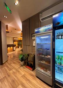 an empty room with a refrigerator in a store at شقق السعادة سويت للشقق المخدومة - Saada Suites Serviced Apartments in Riyadh