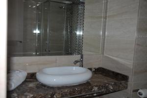 A bathroom at Hotel A44