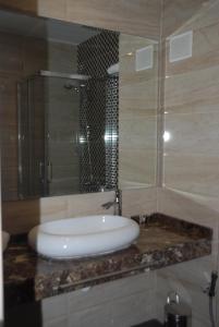 A bathroom at Hotel A44