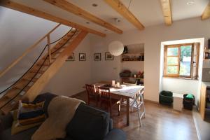 Posezení v ubytování Holiday Home Kuca na Moru