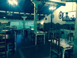 A restaurant or other place to eat at Posada rural el rincón de Cabrojo