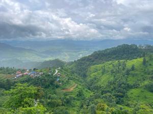 auliculiculiculiculiculiculiculiculiculiculiculiculiculiculic at Hilltop Horizon Hotel in Bandipur