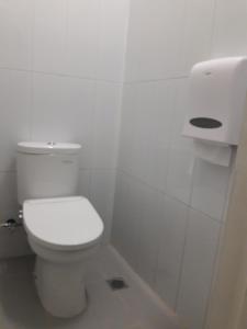 Ένα μπάνιο στο Huize Jon Hostel