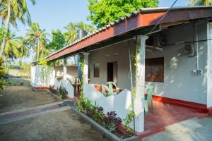a guest house at the resort at Nilaveli Beach Bungalow in Trincomalee