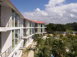 a view of the courtyard of a building at Inani Royal Resort in Ināni