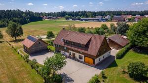 an overhead view of a house with a garage at Fuchskreuzhof Simmersfeld in Simmersfeld