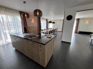 Køkken eller tekøkken på Gîte du Moulin - Rose