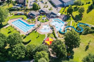 an aerial view of a swimming pool at a resort at Ferienwohnung Habermehl in Oppenau