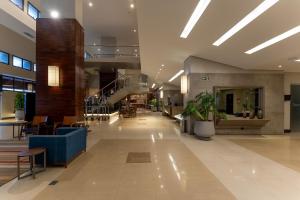 O saguão ou recepção de Hotel Deville Prime Cuiabá mais 79 fotos