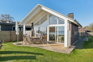 Gallery image of Unique Beach House - Right On The Beach in Svendborg