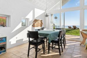 Gallery image of Unique Beach House - Right On The Beach in Svendborg +21 photos
