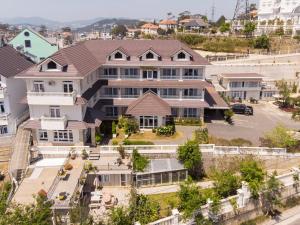 an aerial view of a large house at Nhật Vy 1 Đà Lạt in Ấp Ða Lợi