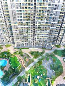 arial view of a large apartment building with a park at Toà gh6 in Gò Công