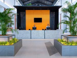 TV at/o entertainment center sa ibis Styles Sepang KLIA
