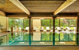 The swimming pool at or close to Hotel Krainerhütte