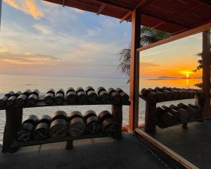 a room with a view of the ocean at Chaweng Buri Resort in Chaweng