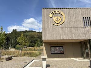 a building with a face on the side of it at Ferienwohnung Arend in Nonnweiler