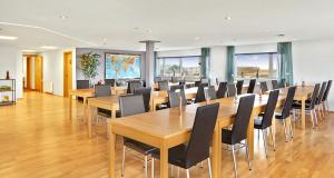 A área empresarial e/ ou a sala de conferências de Eldey Airport Hotel