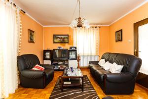 Gallery image of Apartments Finka in Vrh