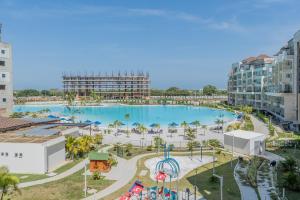 an aerial view of a large swimming pool at a resort at BaiaKristal-Kabo3-3A in Cartagena de Indias
