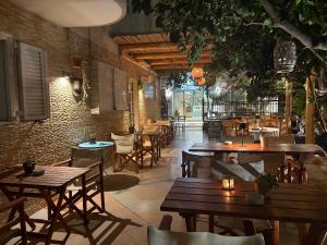 Ресторан / й інші заклади харчування у Voula Hotel