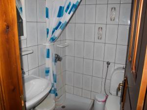 Koupelna v ubytování Villa Aglaini
