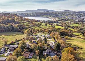 an aerial view of a estate with a lake at Beautiful Home In Bala, Gwynedd W in Bala