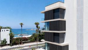 O vedere generală la mare sau o vedere la mare
luată din acest hotel +9 fotografii