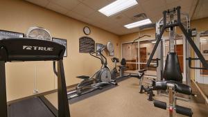 Fitness centrum a/nebo fitness zařízení v ubytování Best Western Plus Portland