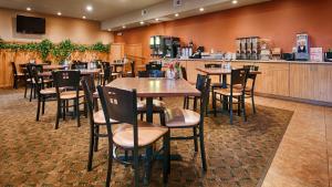 Restaurant o un lloc per menjar a BEST WESTERN PLUS Hartford Lodge